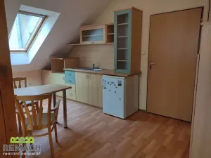Pronájem kanceláře, Uherské Hradiště, Mariánské náměstí, 35 m2