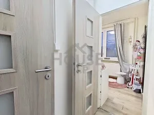 Prodej bytu 3+kk, Praha - Kamýk, Cholupická, 46 m2