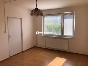 Pronájem bytu 1+1, Praha - Lhotka, Mirotická, 40 m2