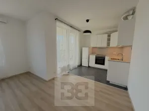 Pronájem bytu 1+kk, Praha - Ruzyně, Stočesova, 36 m2