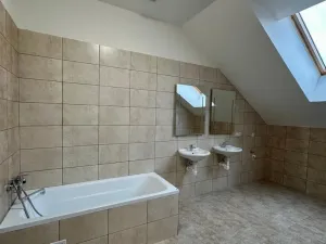 Pronájem bytu 3+kk, Cheb, náměstí Krále Jiřího z Poděbrad, 70 m2