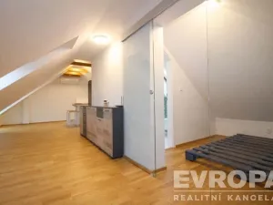 Pronájem bytu 2+kk, Praha - Suchdol, Budyňská, 50 m2