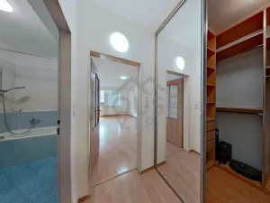 Prodej bytu 1+kk, Praha - Vysočany, Poděbradská, 34 m2