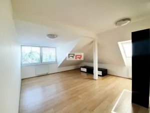 Pronájem bytu 2+kk, Olomouc - Nové Sady, Husitská, 60 m2