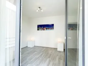 Pronájem bytu 2+kk, Praha - Holešovice, Na Maninách, 65 m2