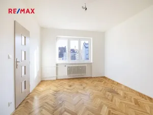 Pronájem bytu 2+1, Praha - Podolí, Podolská, 57 m2