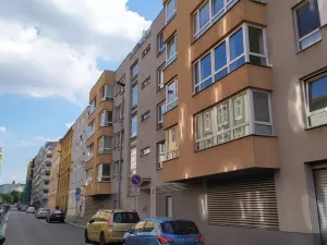 Pronájem bytu 2+kk, Praha, Kurta Konráda, 46 m2