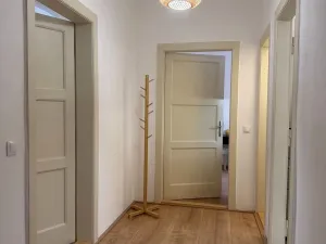 Pronájem bytu 2+1, Karlovy Vary, Kvapilova, 66 m2