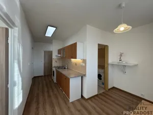 Pronájem bytu 2+1, Hodonín, nám. Osvobození, 55 m2