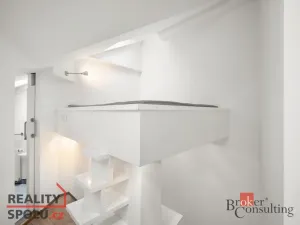 Pronájem atypického bytu, Praha - Vršovice, Bulharská, 58 m2