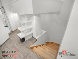 Pronájem atypického bytu, Praha - Vršovice, Bulharská, 58 m2