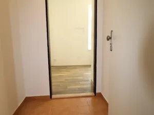 Pronájem bytu 1+kk, Hradec Králové - Nový Hradec Králové, Hlavní, 25 m2