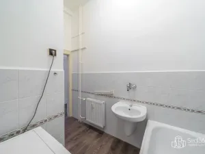 Prodej bytu 3+1, Karlovy Vary - Drahovice, Vítězná, 93 m2