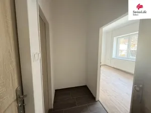 Pronájem bytu 1+kk, Úpice, Spojenců, 33 m2
