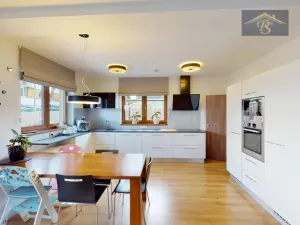 Prodej rodinného domu, Líbeznice, Školská, 186 m2