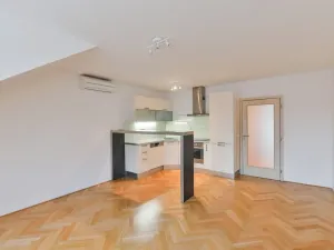 Pronájem bytu 2+kk, Praha - Vršovice, Bulharská, 72 m2