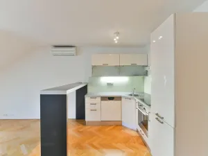 Pronájem bytu 2+kk, Praha - Vršovice, Bulharská, 72 m2