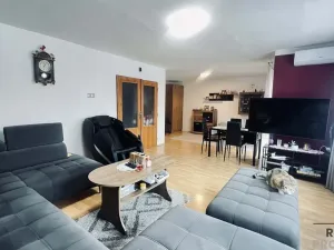 Prodej rodinného domu, Návsí, Jahodová, 240 m2