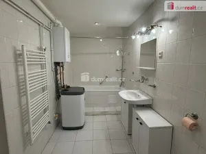 Pronájem bytu 1+1, Karlovy Vary, Kolmá, 52 m2