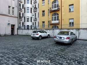 Pronájem garážového stání, Praha - Vinohrady, Moravská, 20 m2