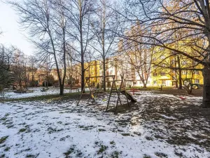 Prodej bytu 3+1, Praha - Strašnice, Na hroudě, 74 m2