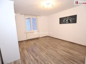 Pronájem bytu 2+1, Cheb, Vrchlického, 68 m2