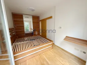 Pronájem bytu 2+kk, Praha, Slezská, 60 m2