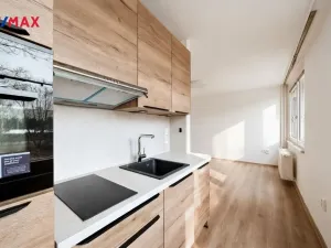 Pronájem bytu 1+kk, Hradec Králové - Nový Hradec Králové, Vachkova, 26 m2