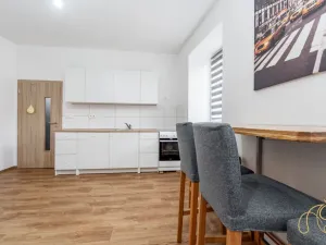 Prodej komerční nemovitosti, Studená, nám. Sv. J. Nepomuckého, 256 m2