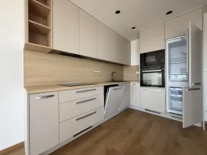 Pronájem bytu 2+kk, Pardubice - Zelené Předměstí, Pod Vinicí, 67 m2