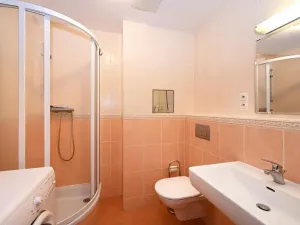 Pronájem bytu 1+kk, Praha - Holešovice, Osadní, 32 m2