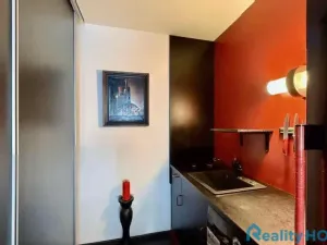 Prodej bytu 2+kk, Praha - Kobylisy, Třebenická, 38 m2