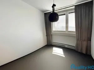 Prodej bytu 2+kk, Praha - Kobylisy, Třebenická, 38 m2