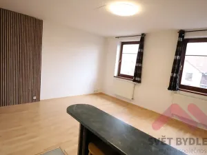 Pronájem bytu 1+kk, Jesenice, Mezi Domy, 36 m2
