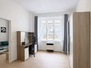 Pronájem bytu 2+kk, Praha, Sokolovská, 50 m2