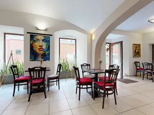 Prodej obchodního prostoru, Chrudim, Resselovo náměstí, 121 m2