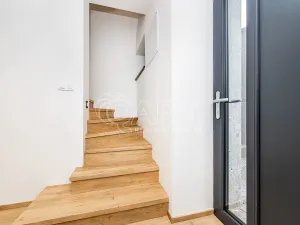 Prodej rodinného domu, Chocerady, 251 m2