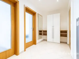 Pronájem bytu 2+kk, Praha - Pitkovice, Pýchavková, 61 m2