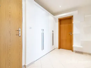 Pronájem bytu 2+kk, Praha - Pitkovice, Pýchavková, 61 m2