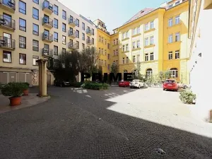 Pronájem kanceláře, Praha - Smíchov, Štefánikova, 70 m2