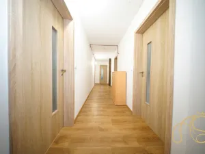 Prodej bytu 3+kk, Studená, nám. Sv. J. Nepomuckého, 117 m2