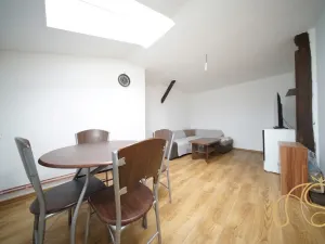 Prodej bytu 3+kk, Studená, nám. Sv. J. Nepomuckého, 117 m2