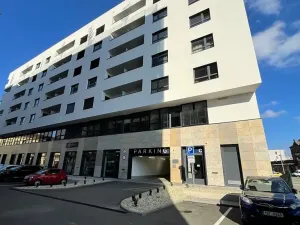 Pronájem garážového stání, Brno, Ghegova, 13 m2