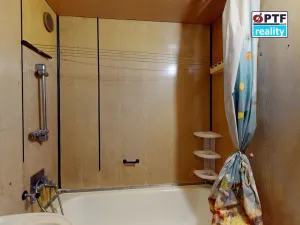 Prodej bytu 3+1, Volary, Sídl. Míru, 69 m2