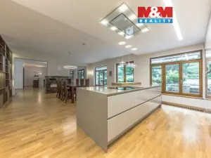 Prodej bytu 4+kk, Praha - Břevnov, Šlikova, 217 m2