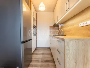 Prodej bytu 1+kk, Praha - Prosek, Lovosická, 34 m2