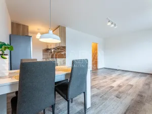 Prodej bytu 1+kk, Praha - Prosek, Lovosická, 34 m2