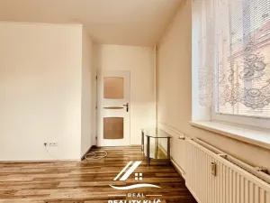 Prodej bytu 1+1, Ostrava, Garážní, 40 m2