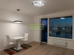 Pronájem bytu 1+kk, Praha, Kolbenova, 35 m2