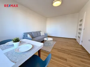 Pronájem bytu 1+kk, Pardubice, Družby, 30 m2